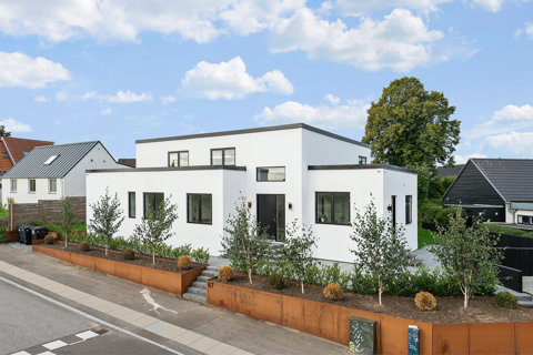 Villa fra 2025 med sydvendt terrasse og attraktiv beliggenhed i Roskilde